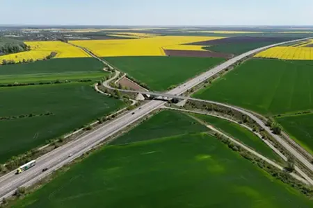 У Румынії на даний момент будується близько 800 кілометрів аўтамабільных дарог і хуткасных дарог.